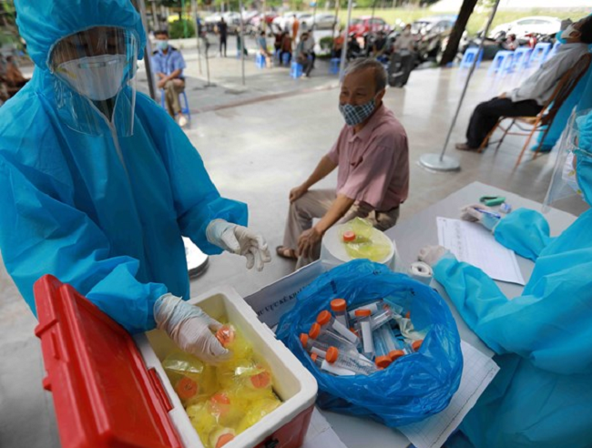 Không chấp hành yêu cầu xét nghiệm COVID-19 sẽ bị xử lý như thế nào