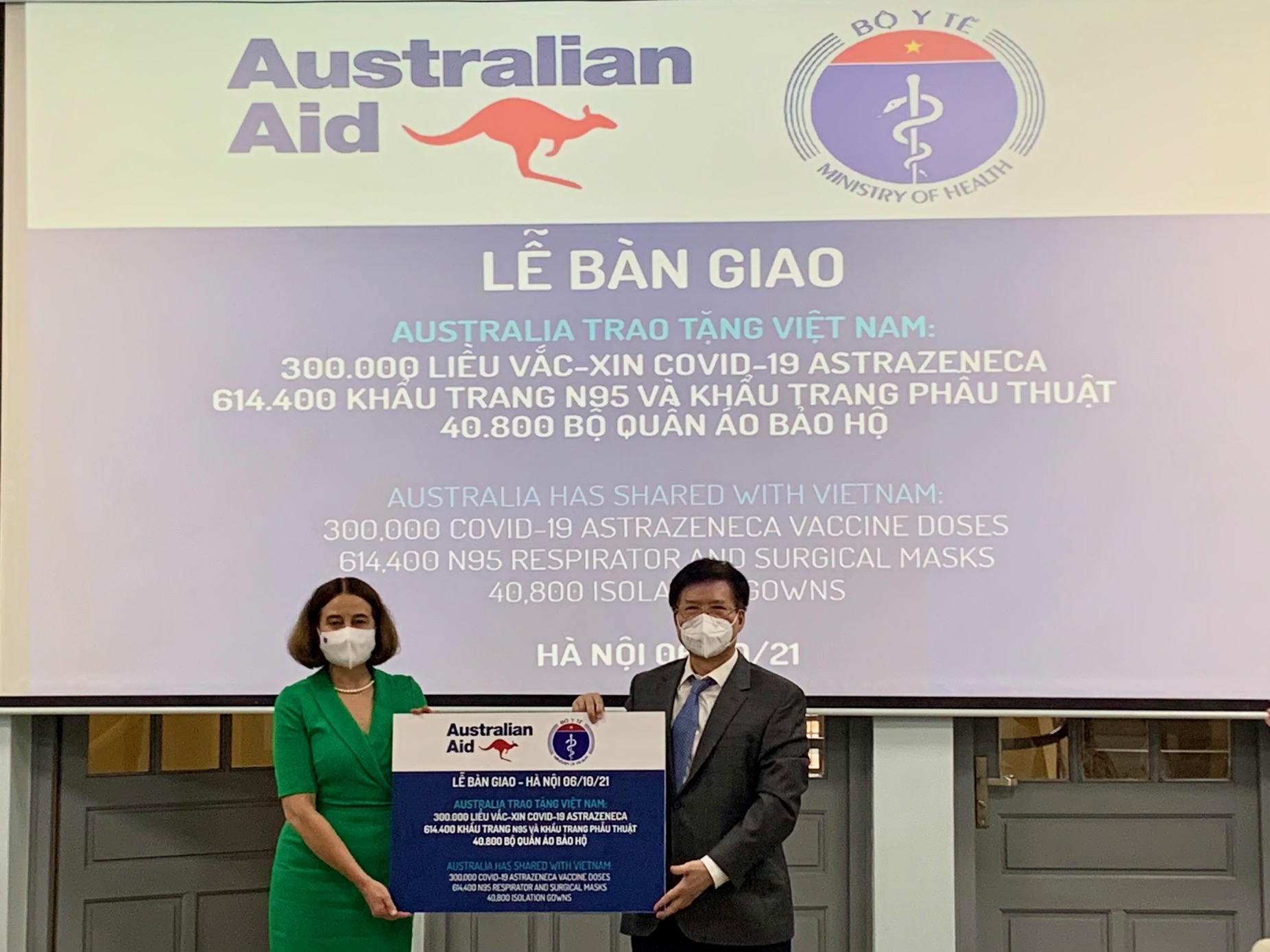 Việt Nam nhận thêm 300 000 liều vắc-xin AstraZeneca từ Australia