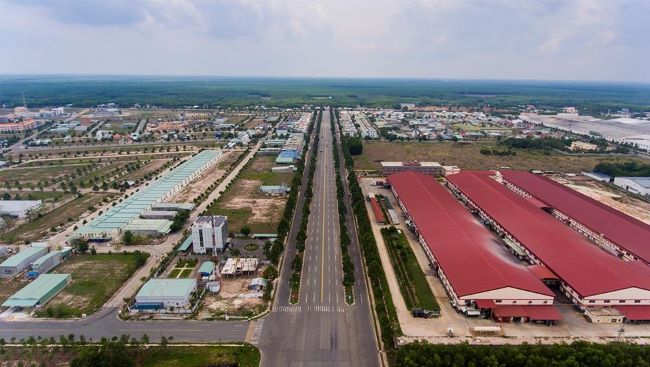 Lợi thế cạnh tranh của giao dịch bán – tái thuê trong phân khúc bất động sản công nghiệp