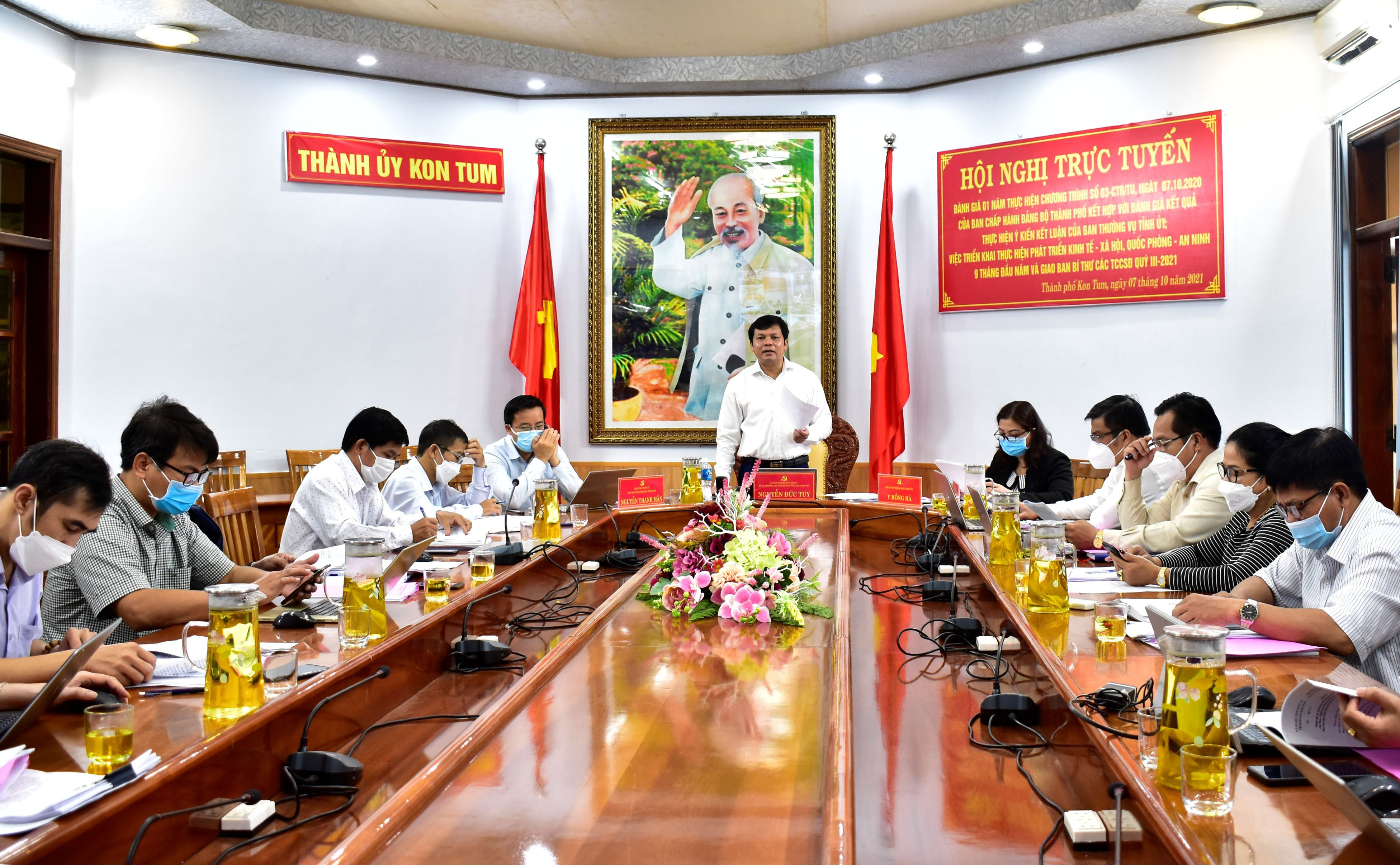 Sửa đổi, bổ sung chương trình hành động thực hiện nghị quyết Đại hội phù hợp với thực tế