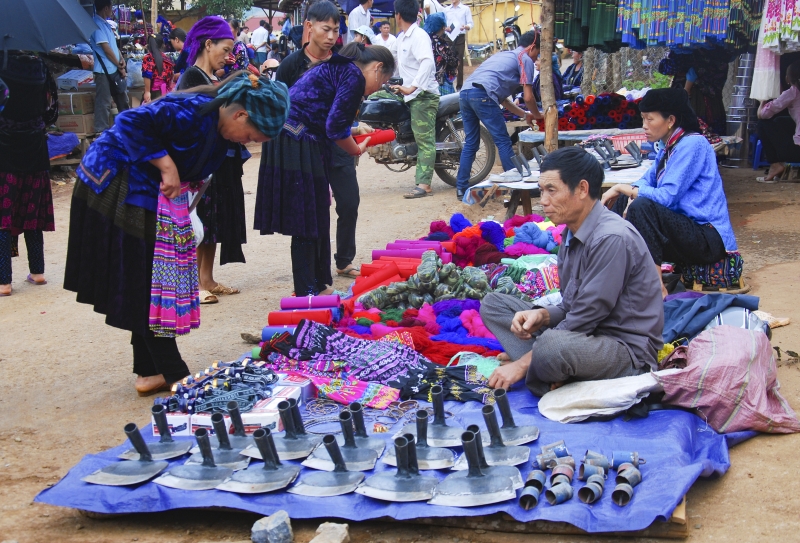 Đặc sắc văn hóa tại chợ phiên Tủa Chùa