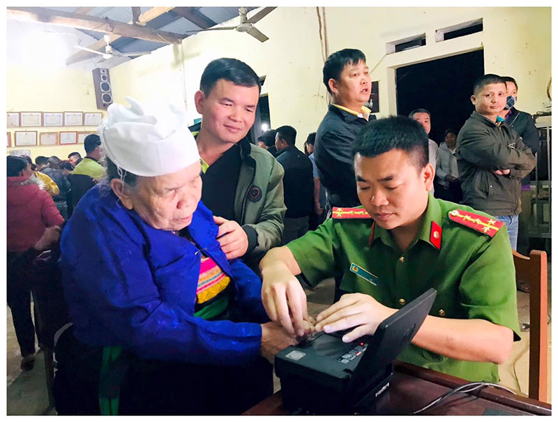 Công an huyện Tân Lạc Học và làm theo Bác gắn với xây dựng đơn vị vững mạnh