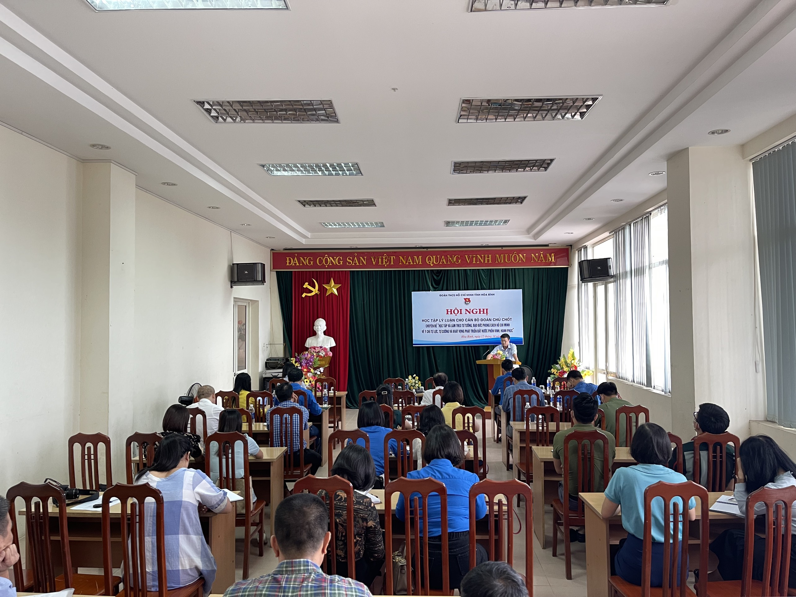 Hòa Bình Tổ chức Hội nghị học tập lý luận cho cán bộ Đoàn chủ chốt năm 2021