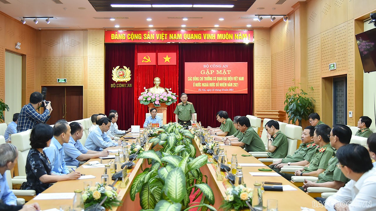 Thúc đẩy hợp tác với cơ quan thực thi pháp luật các nước