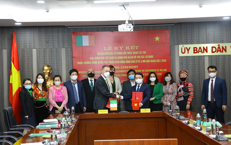 Ký kết Thoả thuận tài trợ Chương trình MTQG phát triển kinh tế-xã hội vùng đồng bào dân tộc thiểu số