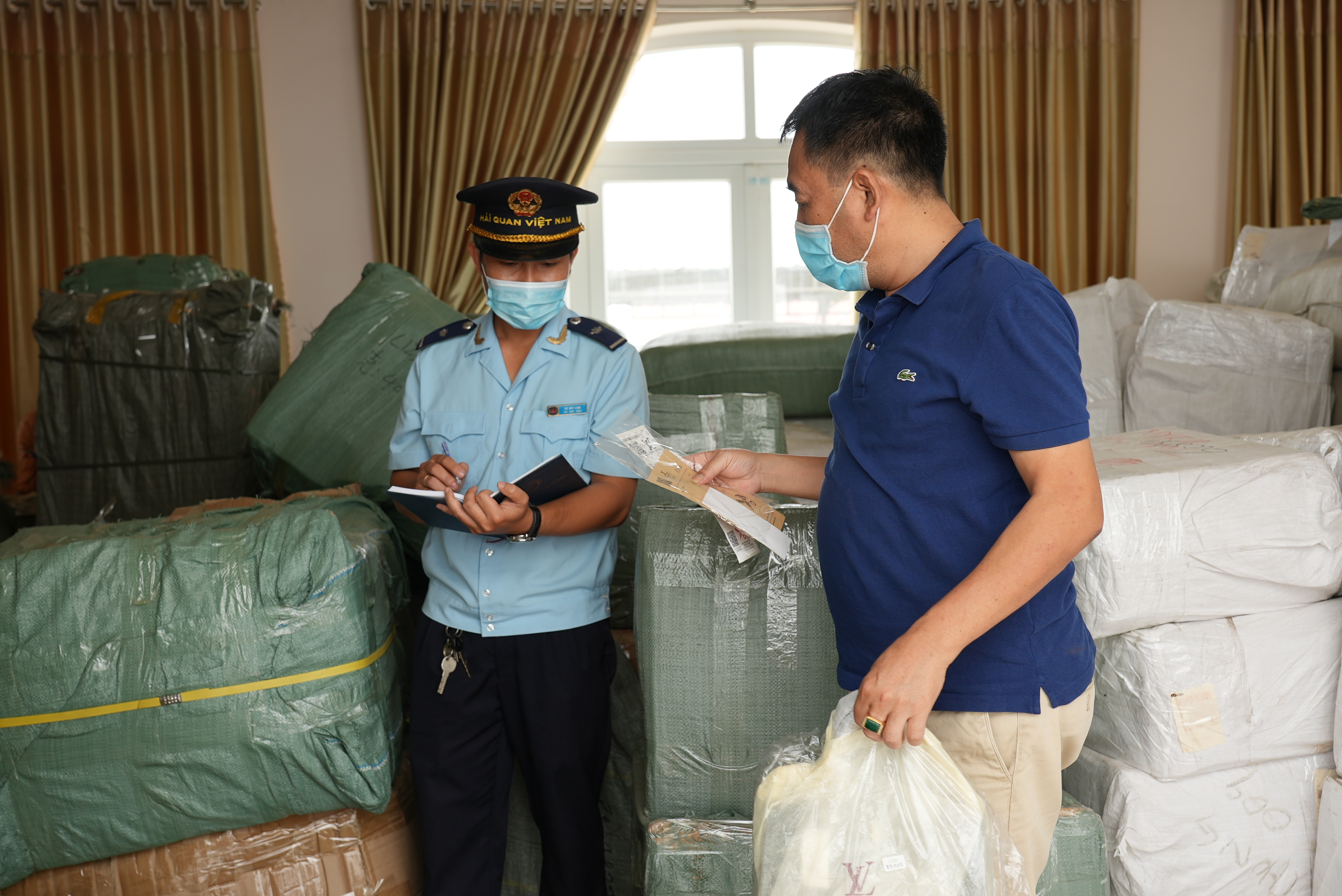 Ngành Hải quan bố trí nhân lực đảm bảo việc thông quan hàng hóa