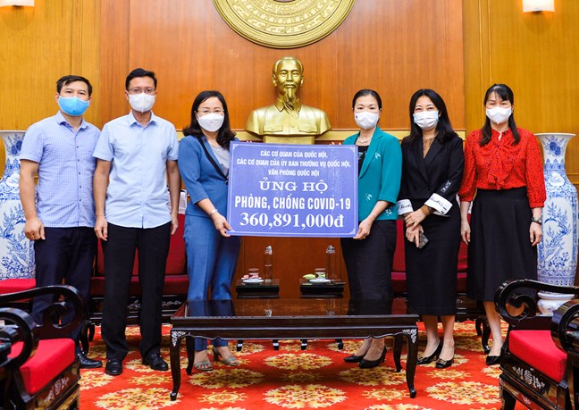 Thêm 132 tỷ đồng ủng hộ công tác phòng chống dịch COVID-19