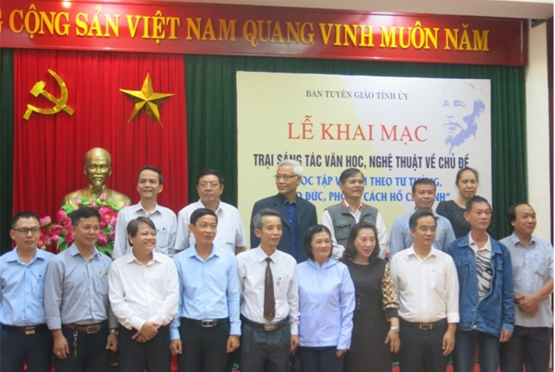 Trại sáng tác “Học tập và làm theo tư tưởng, đạo đức, phong cách Hồ Chí Minh”