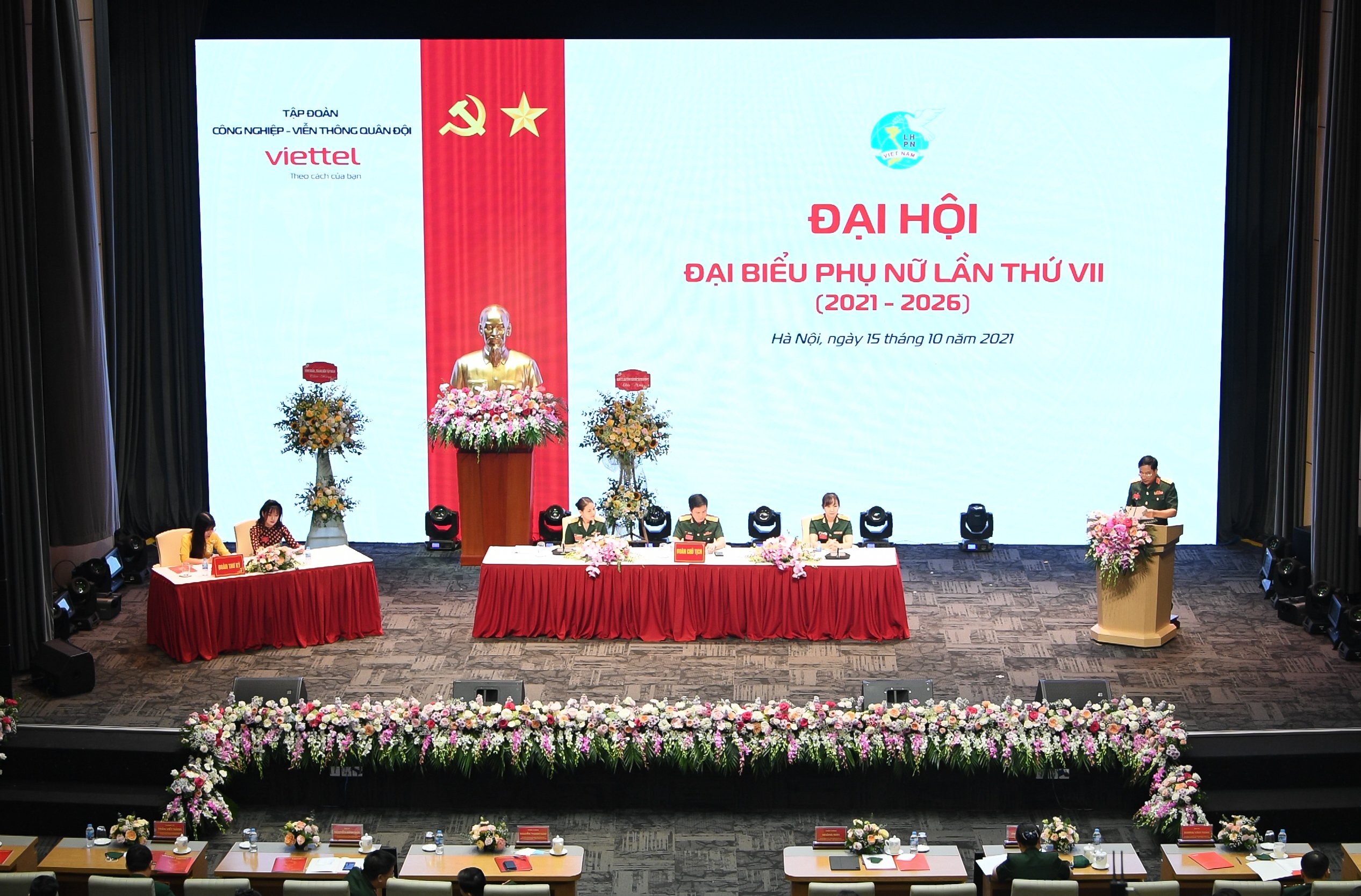 “Phụ nữ Viettel Kết nối - Trí tuệ - Nhân ái”