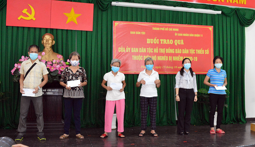 Thành phố Hồ Chí Minh chia sẻ khó khăn với đồng bào dân tộc thiểu số thuộc diện hộ nghèo bị nhiễm COVID- 19 trên địa bàn