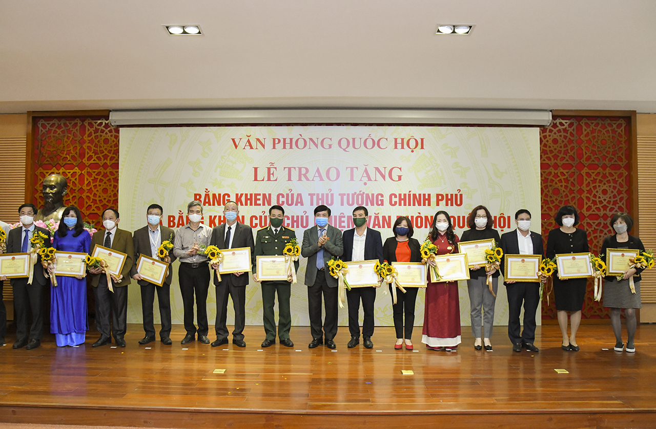 Báo điện tử Đảng Cộng sản Việt Nam vinh dự nhận Bằng khen trong công tác bầu cử
