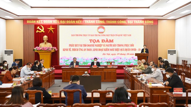 Doanh nghiệp, người dân thay đổi, tự làm mới mình để nắm bắt cơ hội trước đại dịch