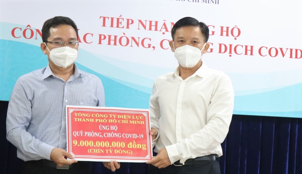 Tổng Công ty Điện lực TP Hồ Chí Minh trao 9 tỷ đồng ủng hộ cho các bệnh viện tuyến đầu điều trị COVID-19