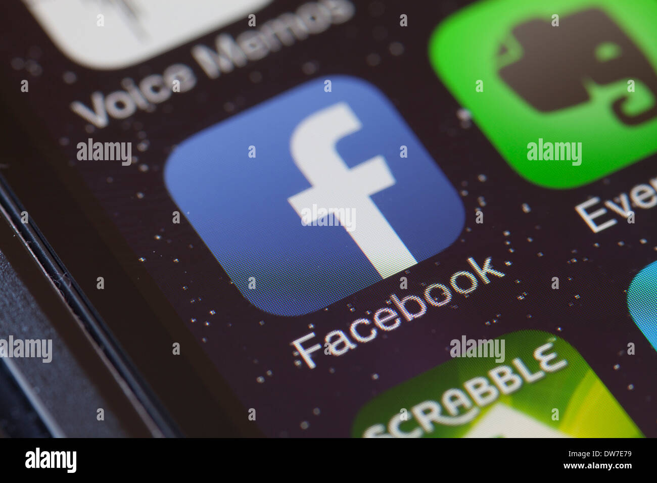 Facebook đồng ý trả nhuận bút tin tức cho các hãng truyền thông Pháp