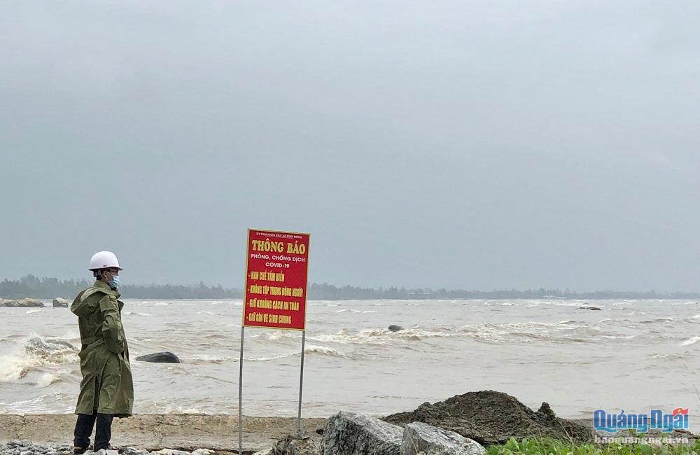 Thiệt hại do mưa lũ 3 ngư dân mất tích, sạt lở đất tại Nam Trà My
