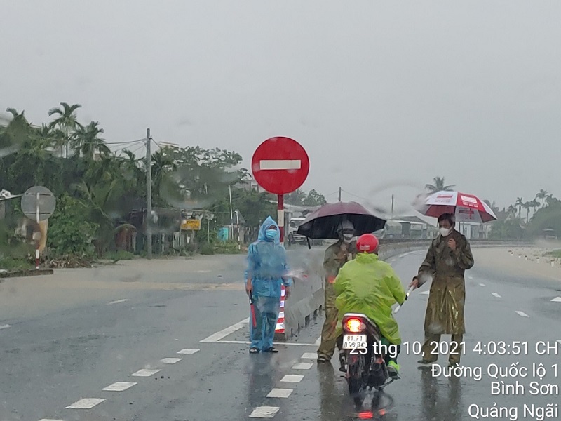 Tập trung phân luồng giao thông, đảm bảo an toàn cho người và phương tiện