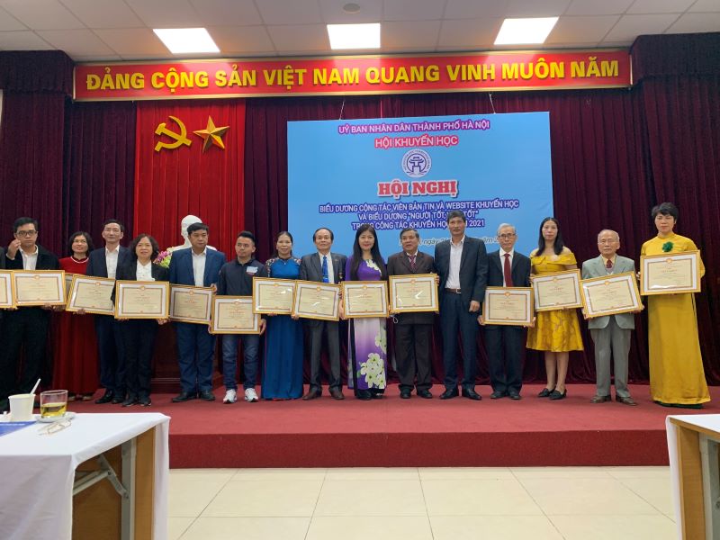 Biểu dương 25 người tốt, việc tốt tiêu biểu vì sự nghiệp khuyến học Thủ đô