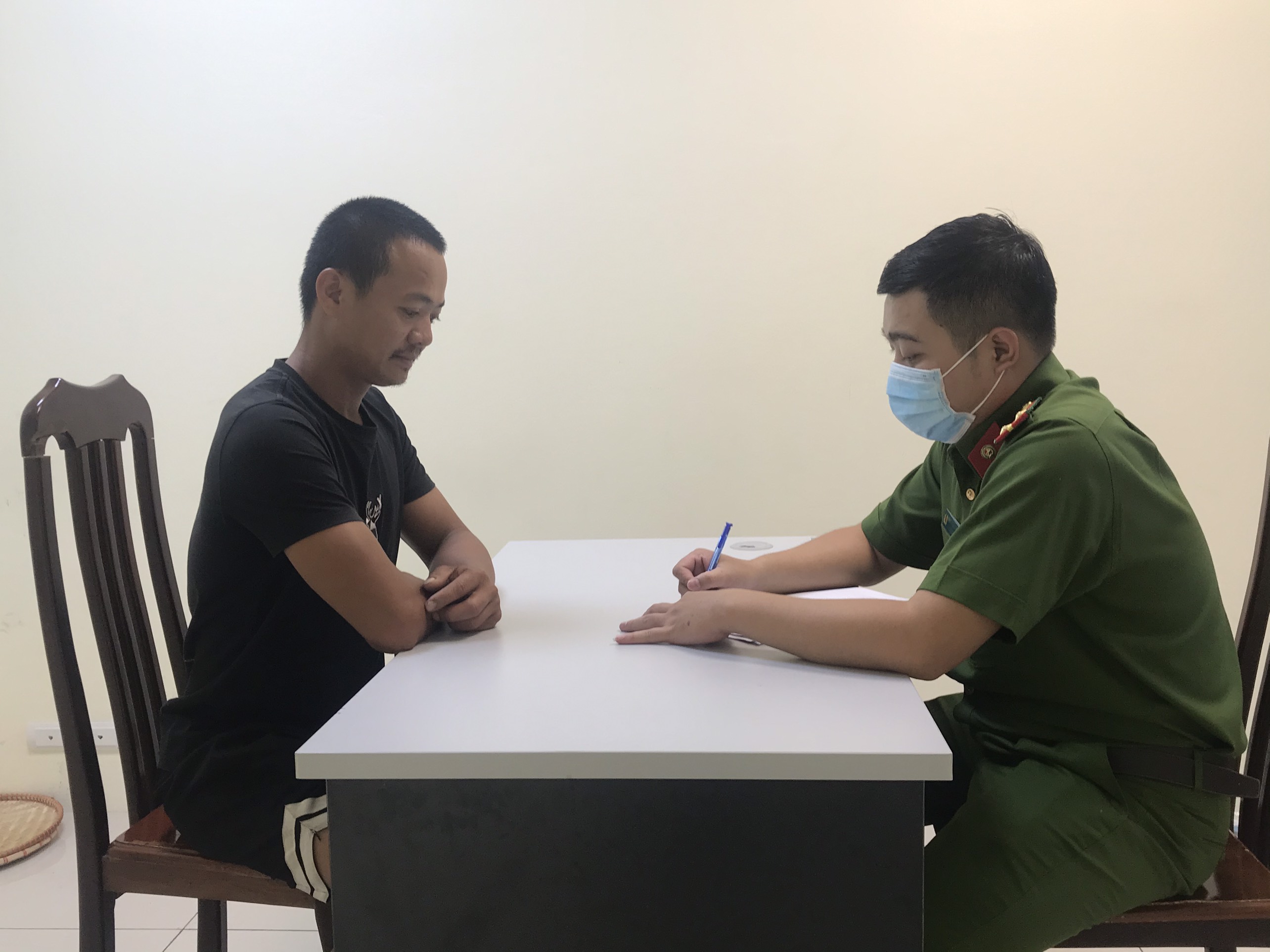 Khởi tố 04 đối tượng khai thác cát trái phép