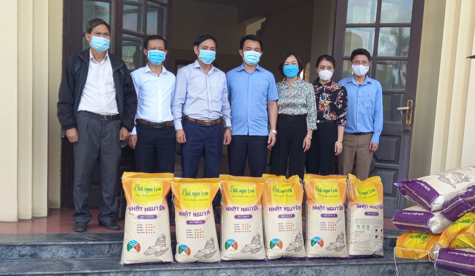 Công ty Cổ phần Tập đoàn Lộc Trời ủng hộ 5 tạ gạo phòng chống dịch