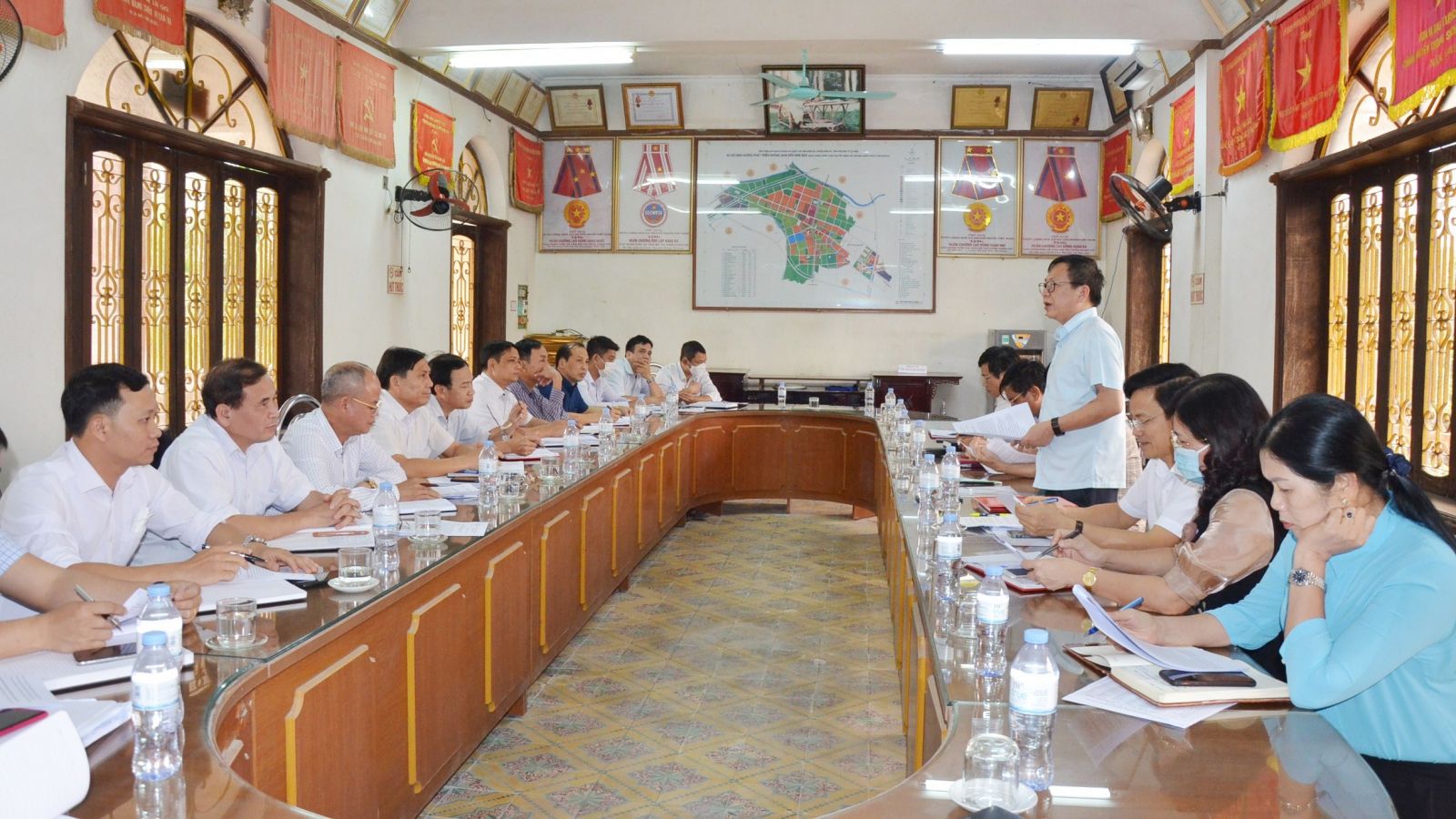 Thường trực Huyện ủy Hưng Hà làm việc với Đảng ủy thị trấn Hưng Hà