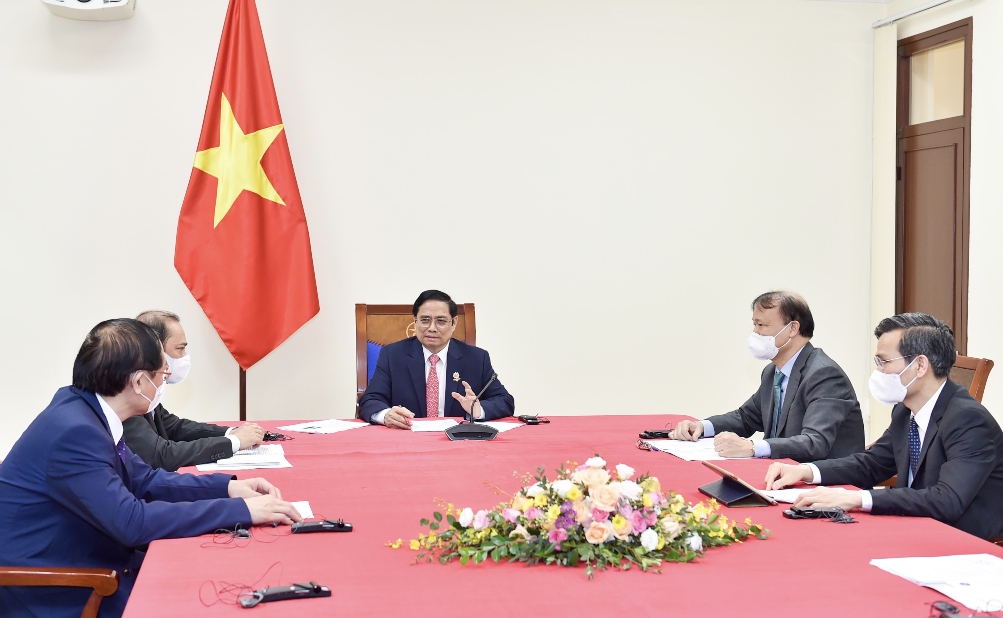 Thủ tướng Phạm Minh Chính điện đàm với Tổng thống Chi-lê
