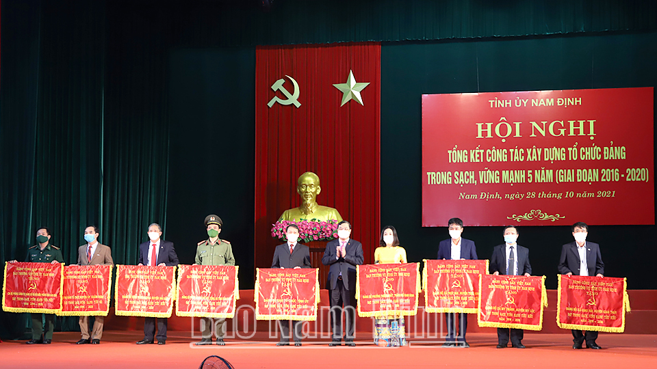 Nam Định Đẩy mạnh hơn nữa công tác xây dựng, chỉnh đốn đảng