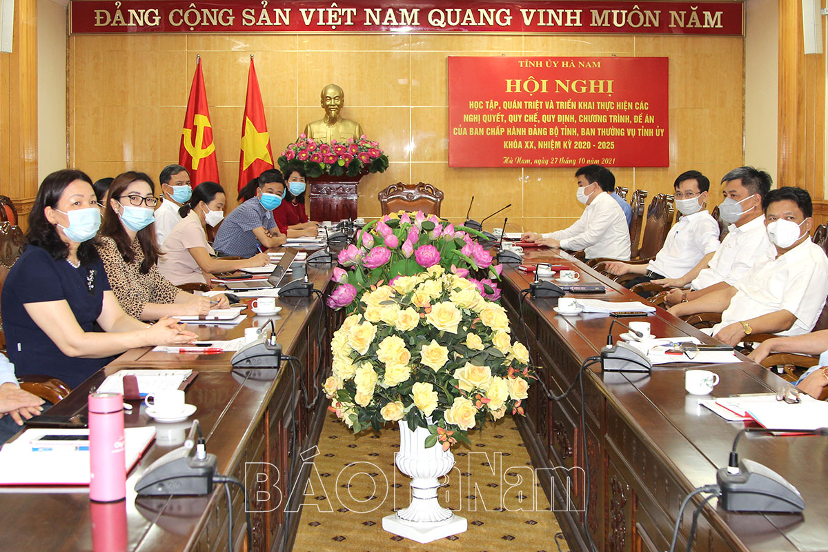 Hà Nam Quán triệt nghị quyết, chương trình, đề án về phát triển KT-XH