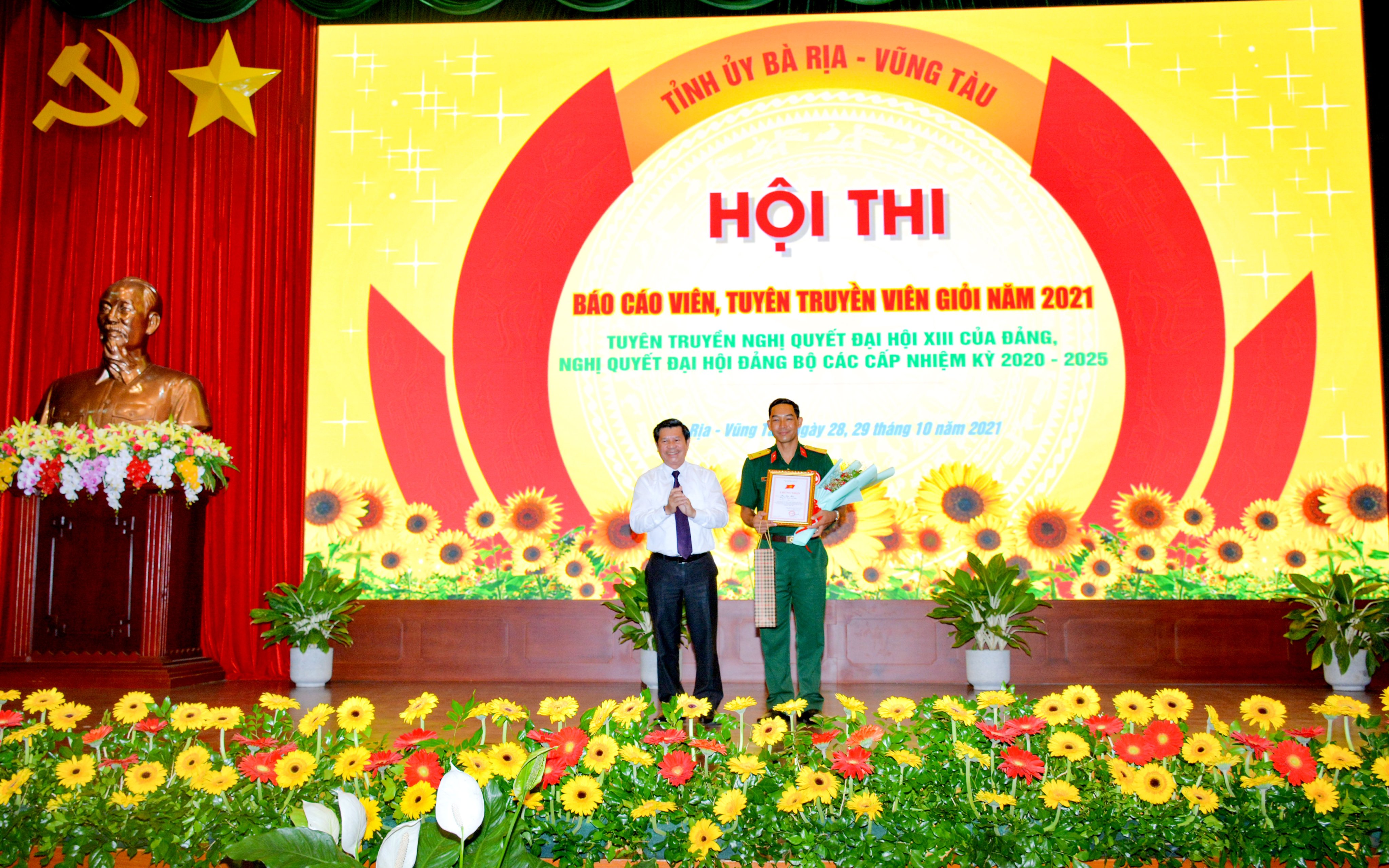Đẩy mạnh tuyên truyền Nghị quyết Đại hội XIII trong cán bộ, đảng viên và Nhân dân