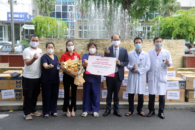 Về Nhà Thôi M V âm nhạc đặc biệt dành tặng các y bác sĩ chống dịch