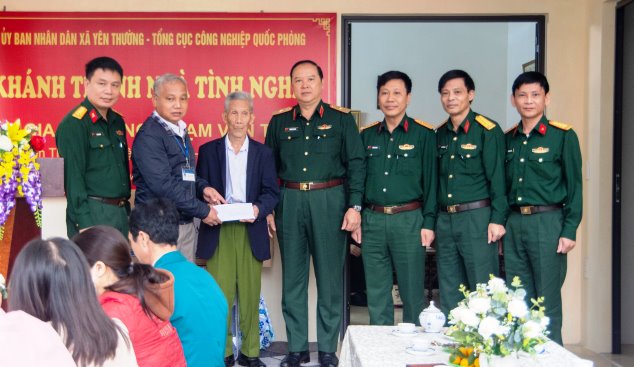 Tổng cục Công nghiệp Quốc phòng tặng nhà tình nghĩa cho gia đình thân nhân liệt sỹ