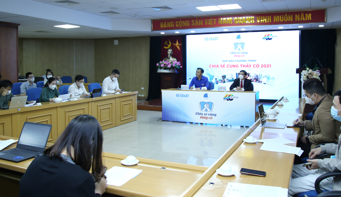 Tuyên dương 50 giáo viên tiêu biểu trong “Chia sẻ cùng thầy cô” năm 2021