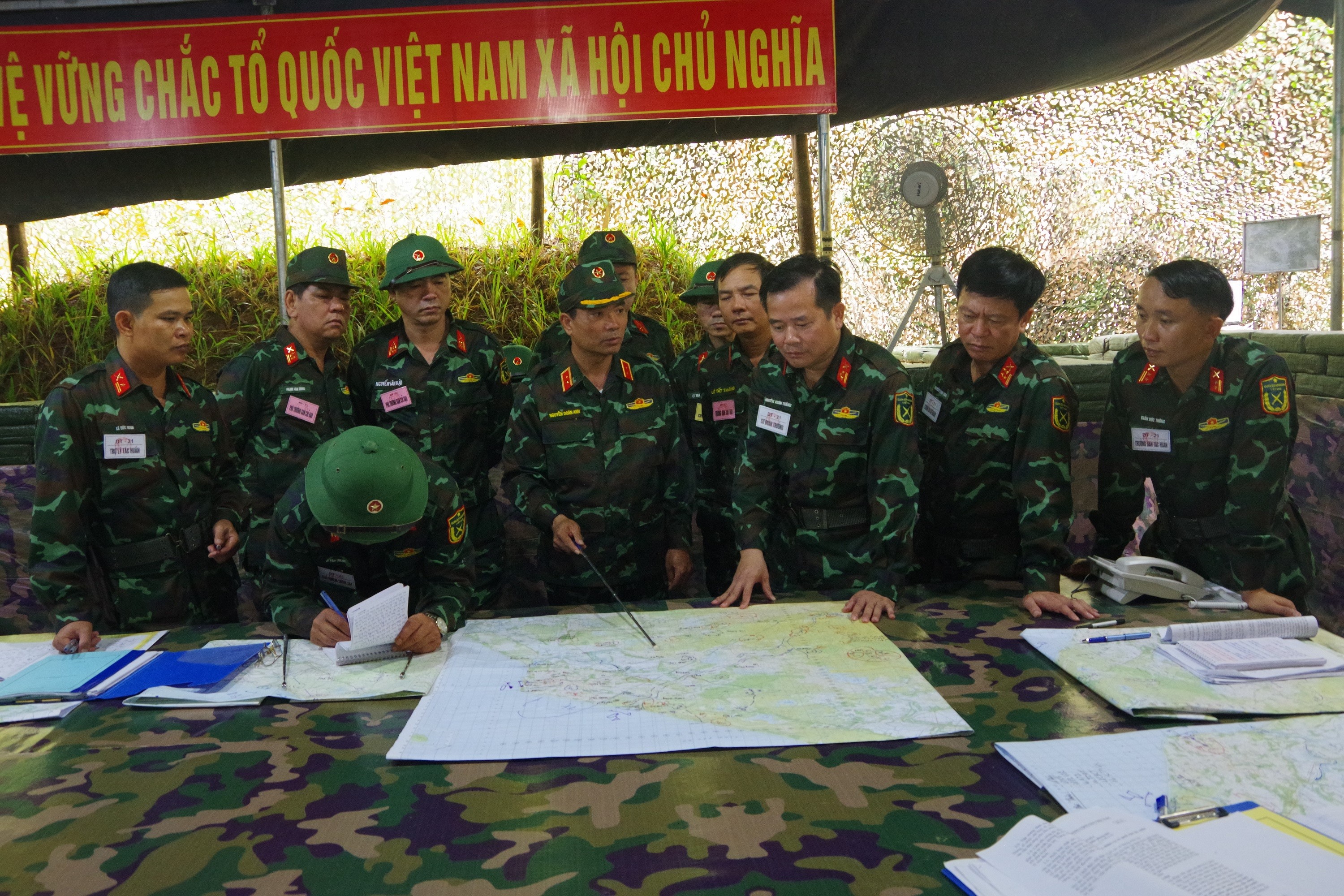 Sư đoàn 968 Quân khu 4 diễn tập thực binh bắn đạn thật