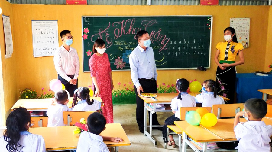 Gần dân để lắng nghe, kịp thời tháo gỡ khó khăn