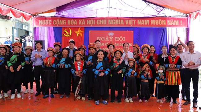Ấm áp tinh thần đại đoàn kết tại Bản Chằng