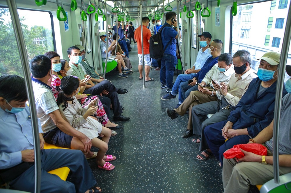 Nhiều người dân Hà Nội trải nghiệm đường sắt đô thị