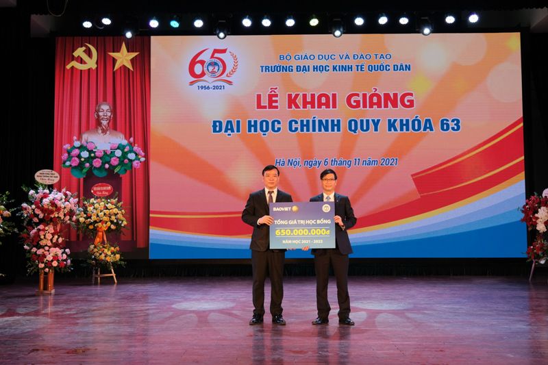 Bảo Việt trao học bổng “Bảo Việt - Niềm tin thắp sáng tương lai”