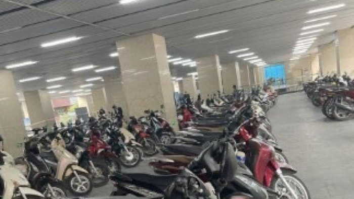 Tổ chức trông giữ xe miễn phí cho khách đi tàu Cát Linh - Hà Đông