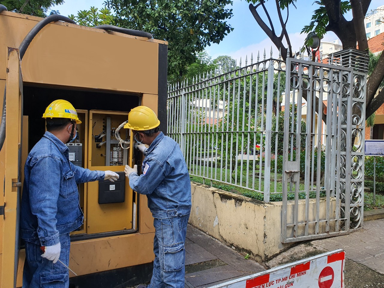 EVNHCMC tiếp tục giữ điện ưu tiên phục vu ̣kỳ họp Quốc hội khóa XV