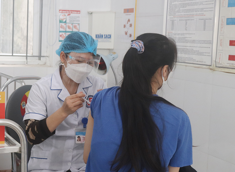 Ngày 12 11, Hà Nội ghi nhận thêm 165 ca COVID-19, trong đó có 27 ca cộng đồng