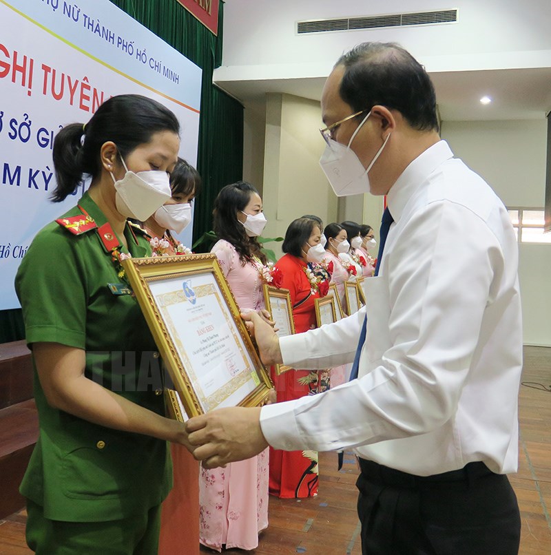 Hội LHPN TP Hồ Chí Minh Tuyên dương cán bộ Hội cơ sở giỏi và phụ nữ tiêu biểu