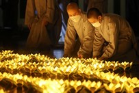 Kết nối tình đoàn kết, sẻ chia với mất mát đồng bào tử vong vì COVID-19