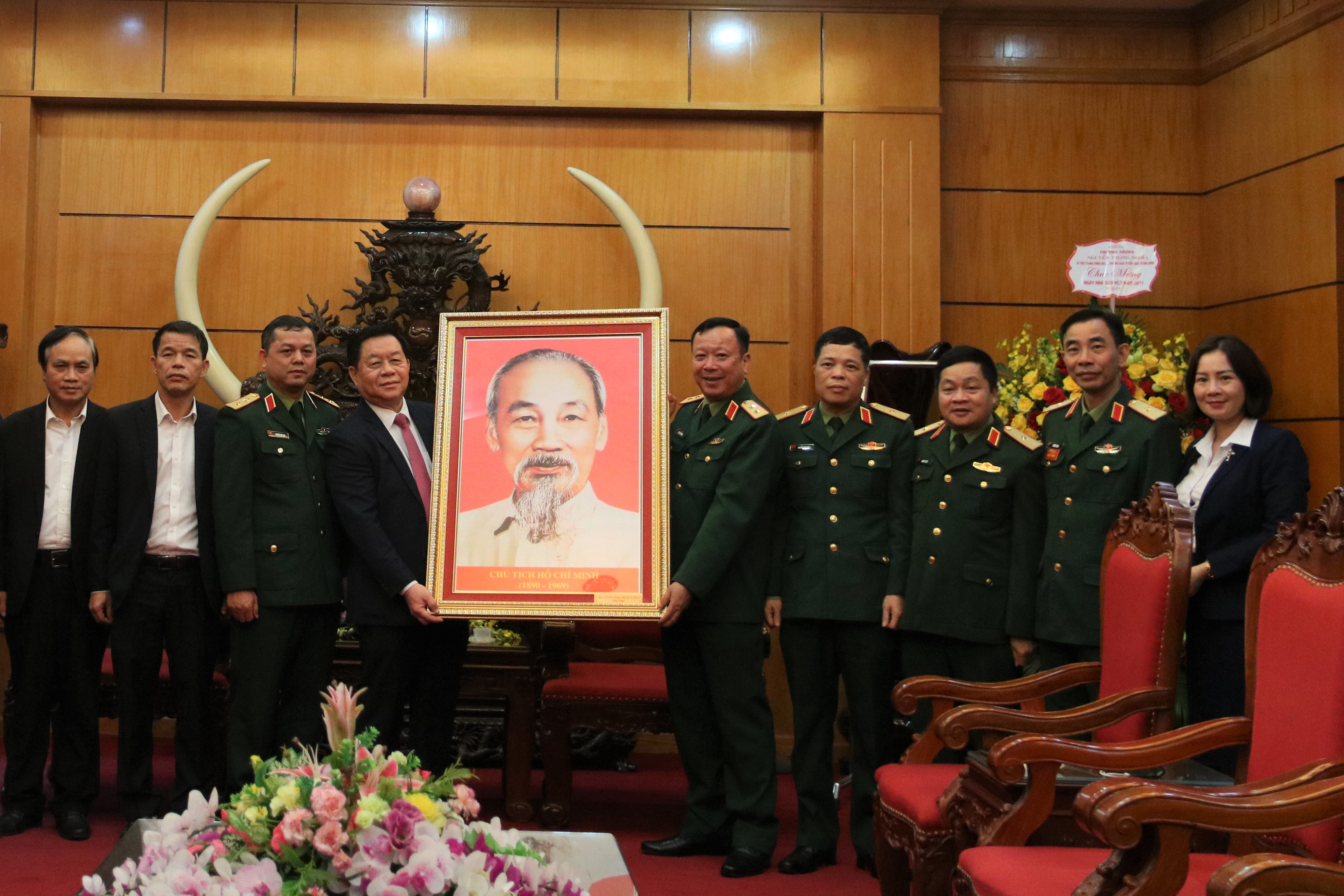 Đồng chí Nguyễn Trọng Nghĩa thăm và chúc mừng Học viện Chính trị của Bộ Quốc phòng và Bộ Công an