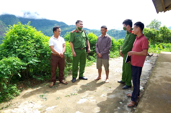 Gần dân, bám dân, vì địa bàn an toàn