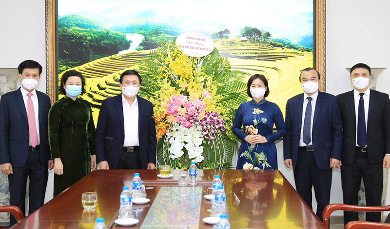 Lãnh đạo thành phố Hà Nội chúc mừng Học viện Chính trị quốc gia Hồ Chí Minh