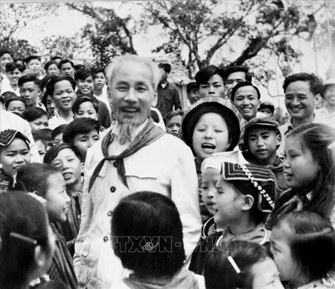 Văn hóa soi đường quốc dân đi