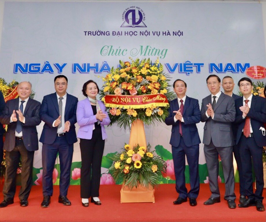 Trường Đại học Nội vụ Hà Nội kỷ niệm Ngày Nhà giáo Việt Nam và khai giảng năm học mới