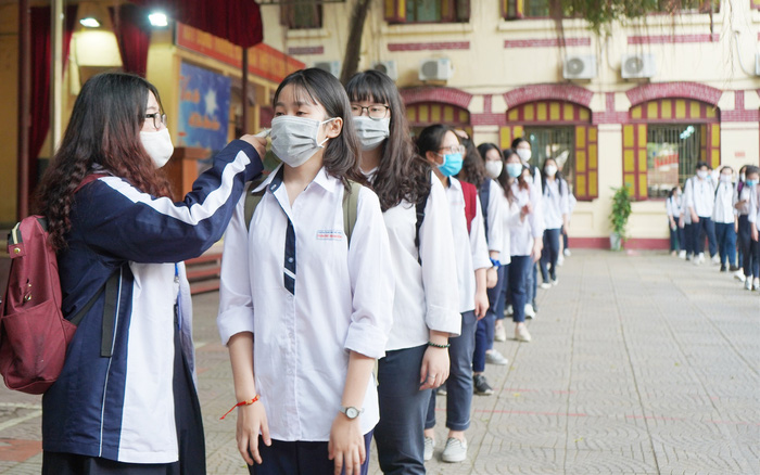 Hà Nội Học sinh lớp 9 của 17 huyện, thị xã đi học trở lại từ 22 11