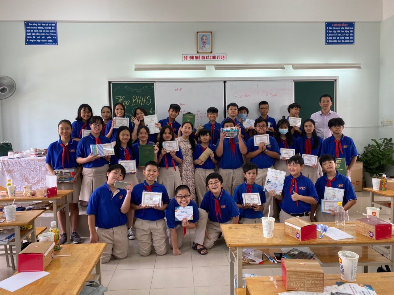 TP Hồ Chí Minh Học sinh lớp 9, 12 sẽ học trực tiếp từ ngày 10 12