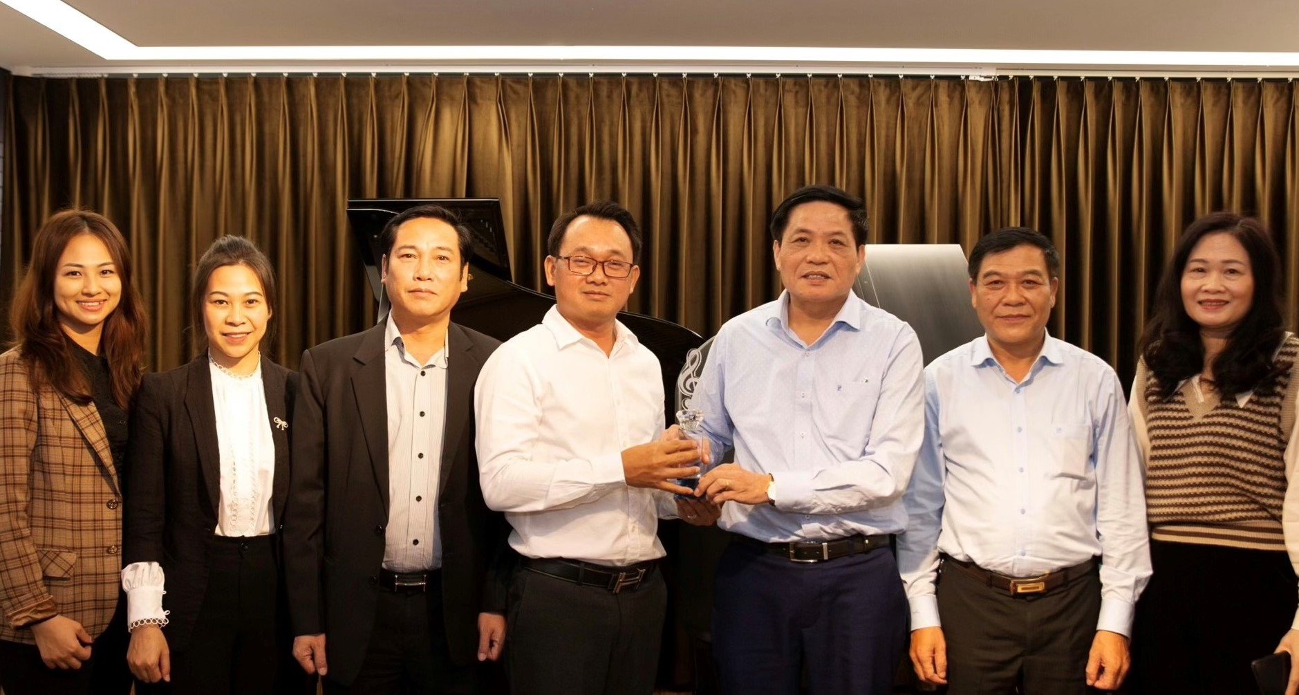 Đưa nghệ thuật Việt Nam vươn tầm thế giới