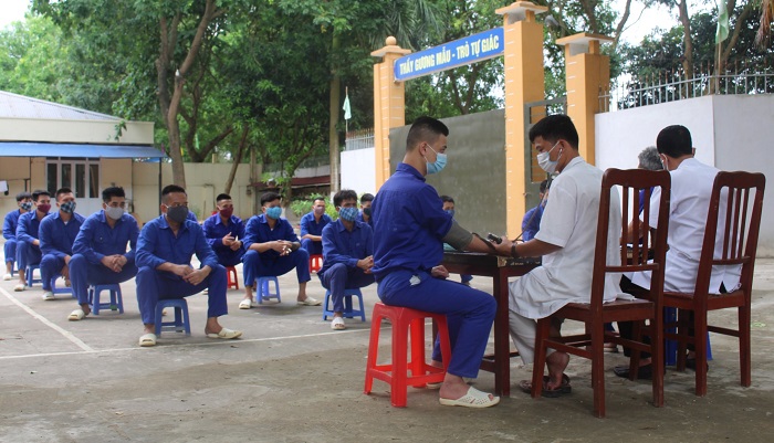 Cơ sở cai nghiện ma túy số 6 Hà Nội xóa mù chữ cho học viên